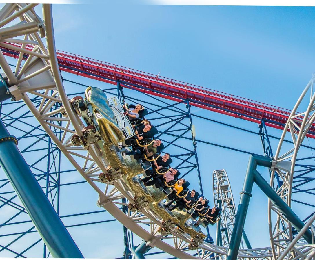 The Big Blue Hotel - Blackpool Pleasure Beach Exterior foto